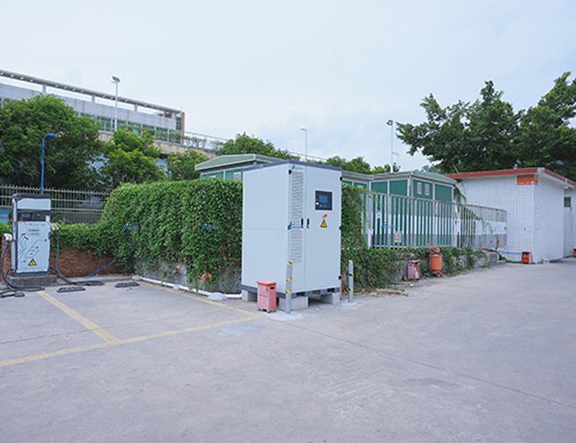 Energy-Storage-And-Charging-Station-for-park