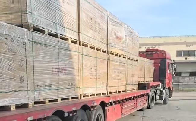 Longi-painéis solares enviados para a Nigéria da HBOWA