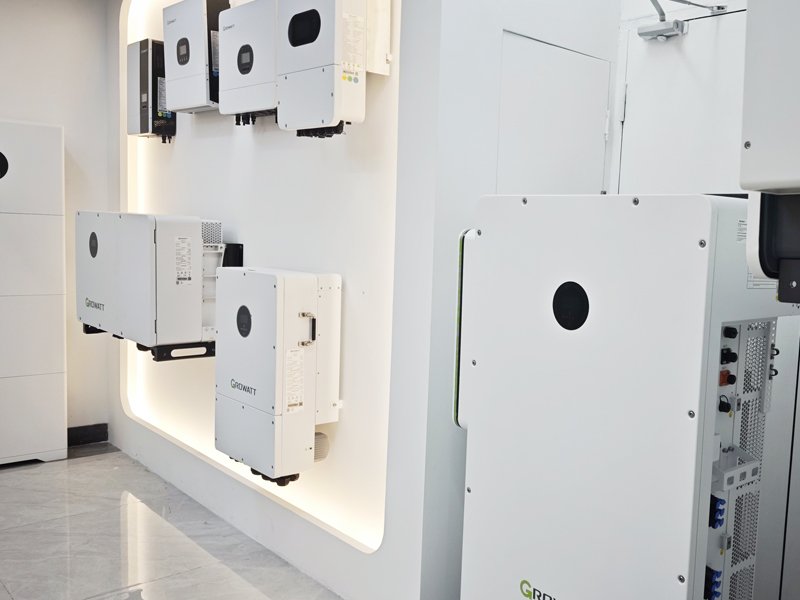 Growatt-100kw-hybrid-solar-inverters-from-HBOWA