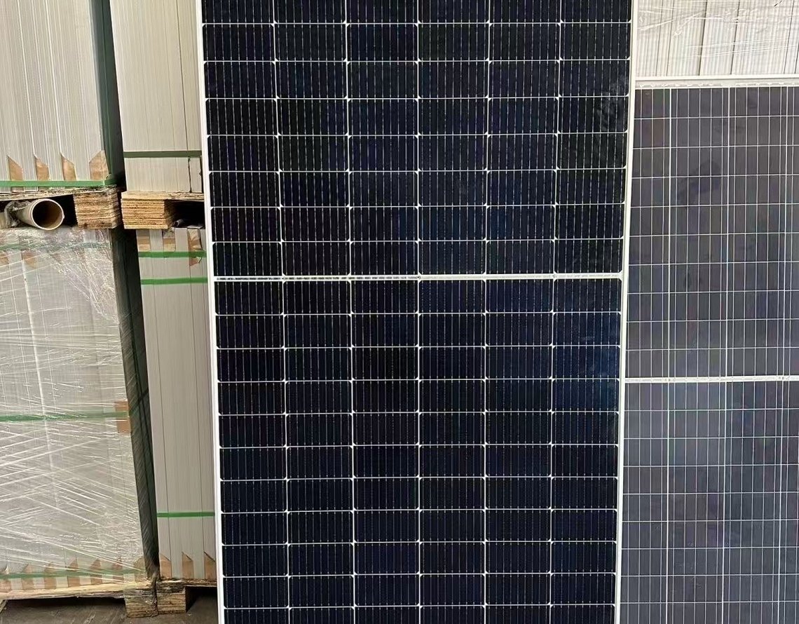 700W Solar Panels By Container