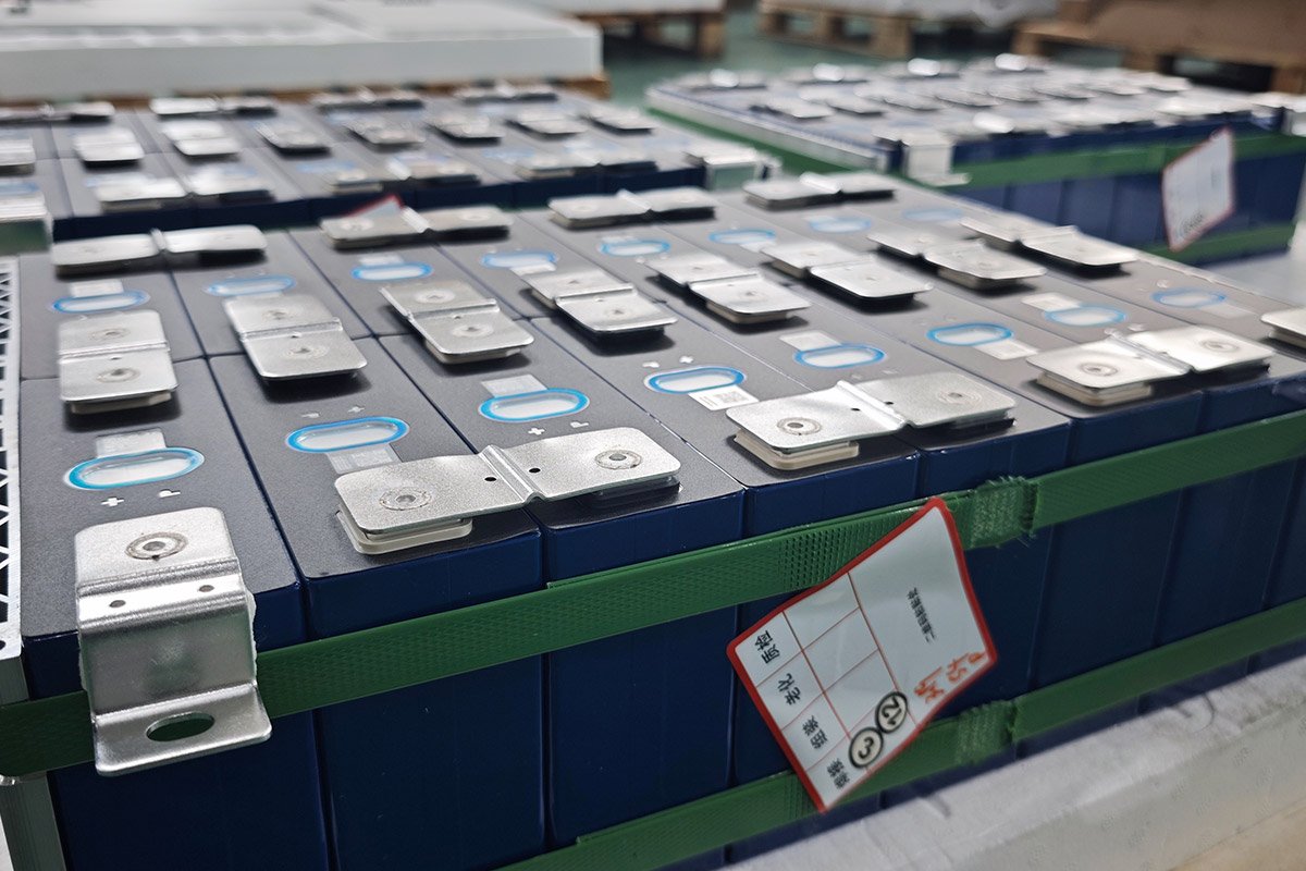 How-Battery-Chemistry-Changes-the-Number-of-Batteries-Needed-for-solar-system
