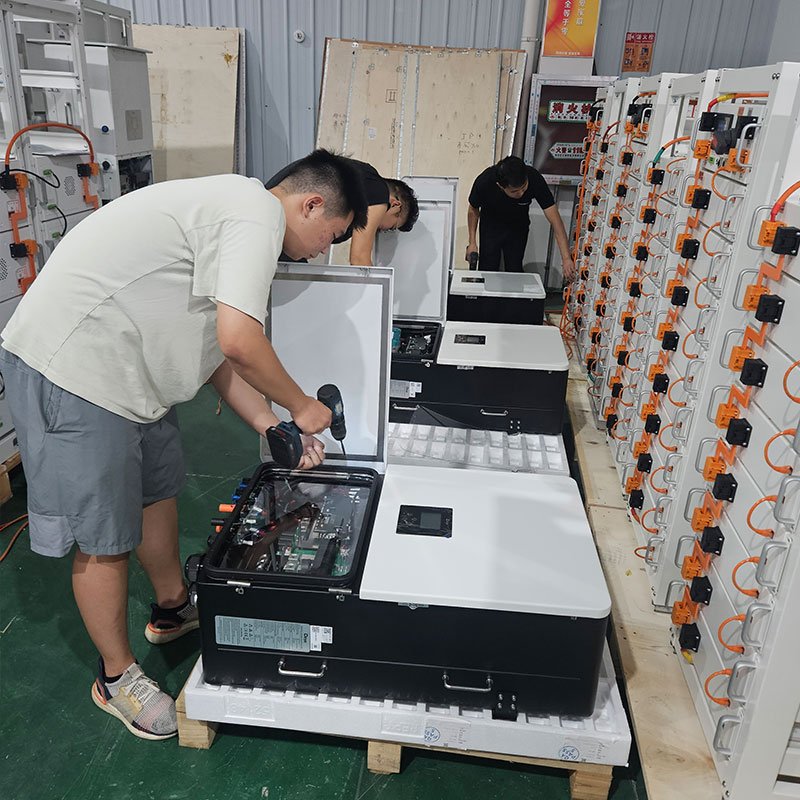 hybrid-solar-inverter-deye-connectting-high-voltage-battery-systems-in-HBOWA-factory
