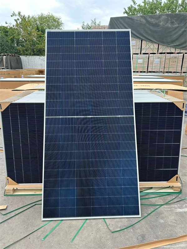 solar panels 650w