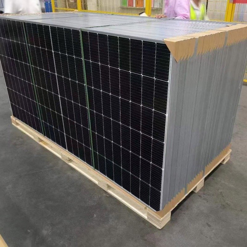 solar panels packing in pallets